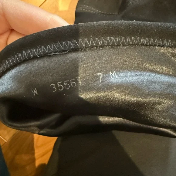 Stuart Weitzman Lowland black suede size 7 - Picture 5 of 6